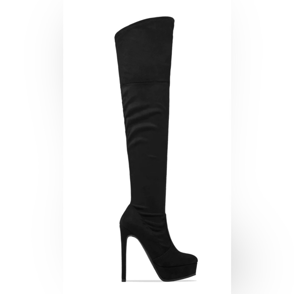 BLACK BOOTS. FASHION NOVA